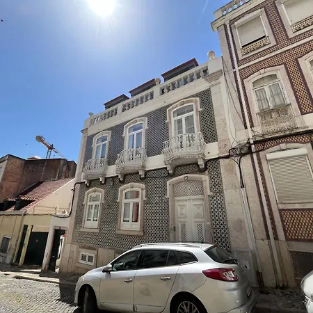 Garden Stays, Close To Tram 28, Views & Sao Jorge Castle شقة