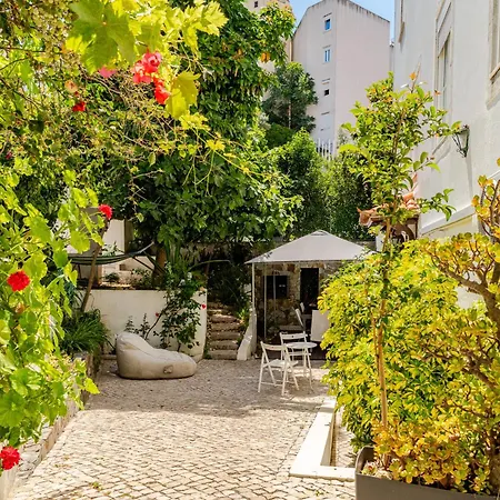 Graca Private Garden Apt, Close To Tram 28, Views & Sao Jorge Castle Διαμέρισμα