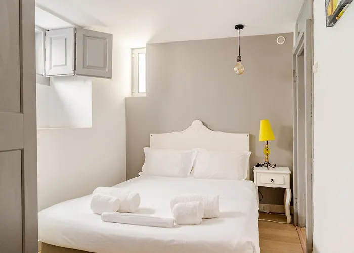 Διαμέρισμα Graca Private Garden Apt, Close To Tram 28, Views & Sao Jorge Castle Lisboa