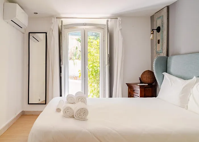 Graca Private Garden Apt, Close To Tram 28, Views & Sao Jorge Castle Lisboa