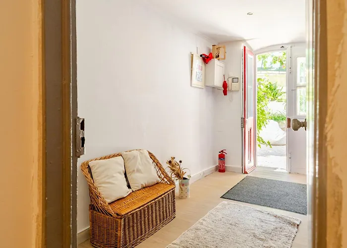 Διαμέρισμα Graca Private Garden Apt, Close To Tram 28, Views & Sao Jorge Castle