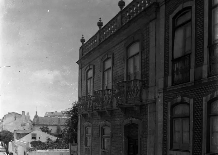 Graca Private Garden Apt, Close To Tram 28, Views & Sao Jorge Castle Διαμέρισμα