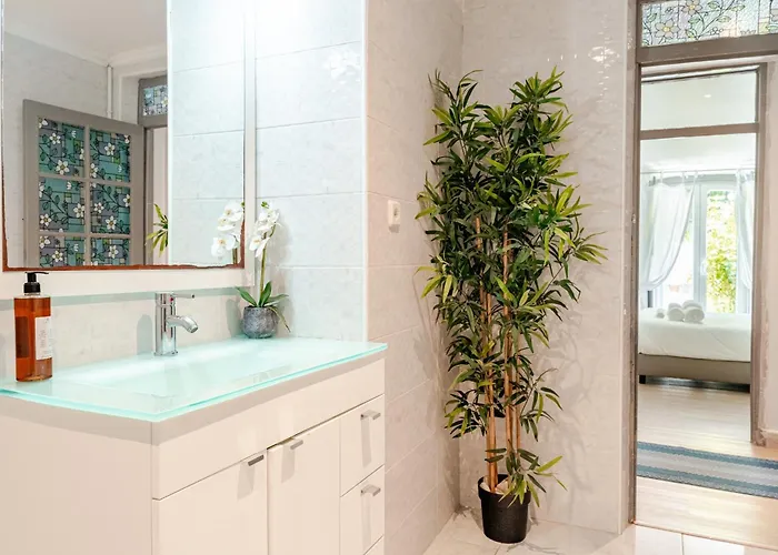 Graca Private Garden Apt, Close To Tram 28, Views & Sao Jorge Castle