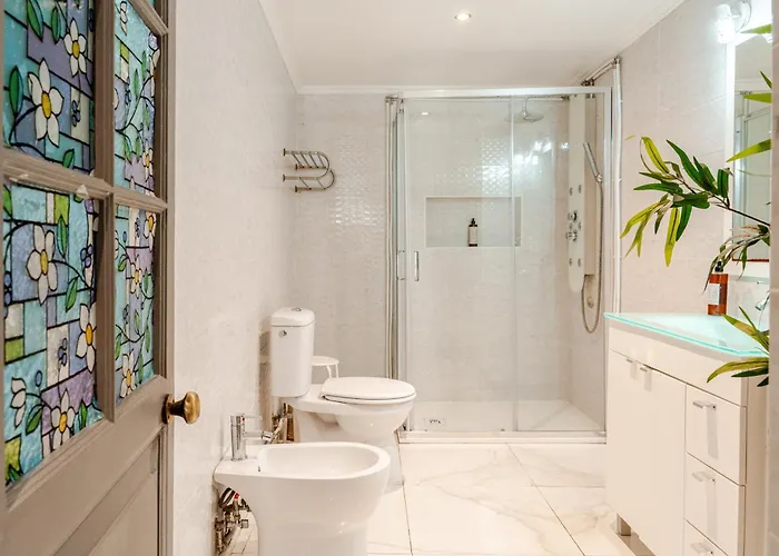 Διαμέρισμα Graca Private Garden Apt, Close To Tram 28, Views & Sao Jorge Castle *