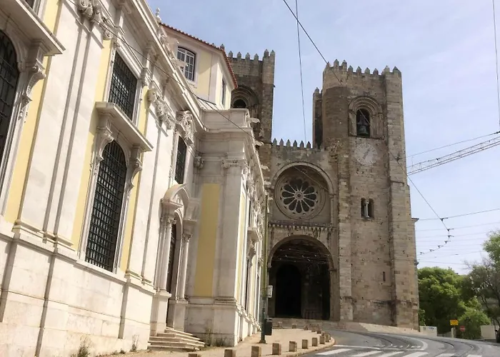 Graca Private Garden Apt, Close To Tram 28, Views & Sao Jorge Castle