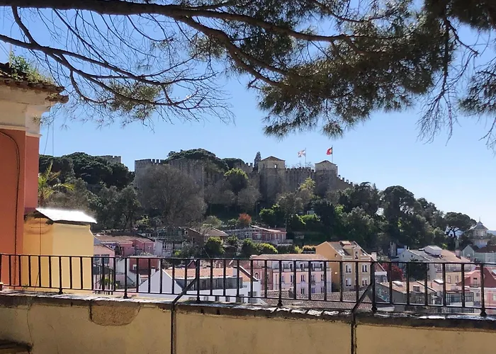 Διαμέρισμα Graca Private Garden Apt, Close To Tram 28, Views & Sao Jorge Castle
