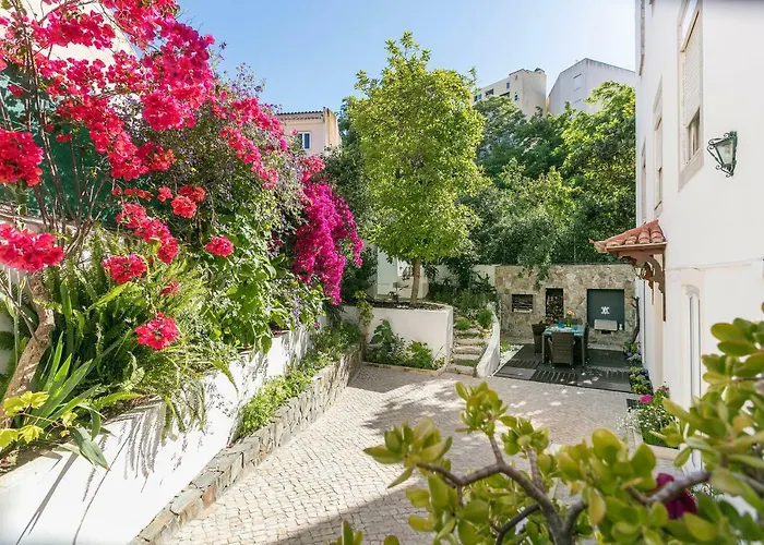 Διαμέρισμα Graca Private Garden Apt, Close To Tram 28, Views & Sao Jorge Castle Lisboa