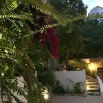 Lisbon Garden Stays, Apt close to Tram 28, Views&São Jorge Castle Lisboa