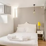 Apartamento Lisbon Garden Stays, Apt close to Tram 28, Views&São Jorge Castle Lisboa