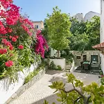 Apartamento Lisbon Garden Stays, Apt close to Tram 28, Views&São Jorge Castle Lisboa