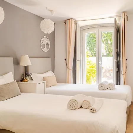 Fragrant Garden Apartment Lisbon
