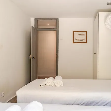 Garden Stays, Close To Tram 28, Views & Sao Jorge Castle * リスボン