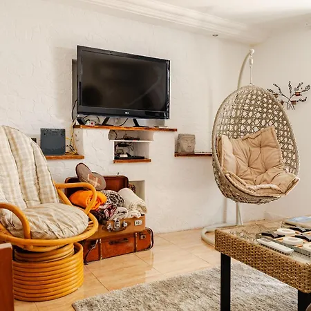 Апартаменти Graca Private Garden Apt, Close To Tram 28, Views & Sao Jorge Castle Лісабон