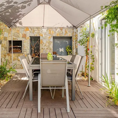 Graça Private Garden Apt, Close To Tram 28, Views&são Jorge Castle *