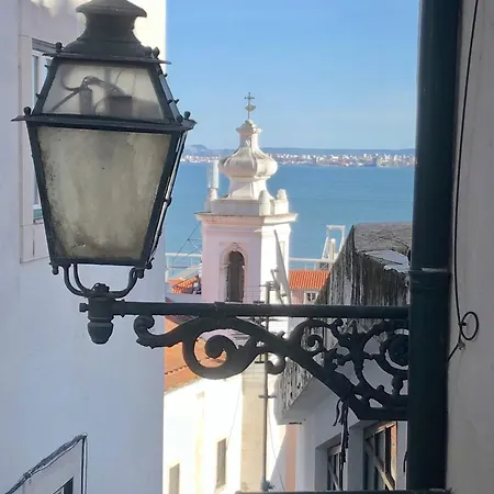 Graça Private Garden Apt, Close To Tram 28, Views&são Jorge Castle Lisboa