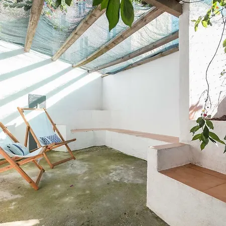 Fragrant Garden Apartment Lisbon