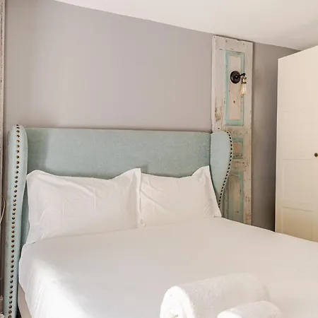 Graca Private Garden Apt, Close To Tram 28, Views & Sao Jorge Castle Lizbona