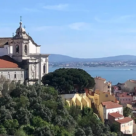 Graca Private Garden Apt, Close To Tram 28, Views & Sao Jorge Castle Apartament *